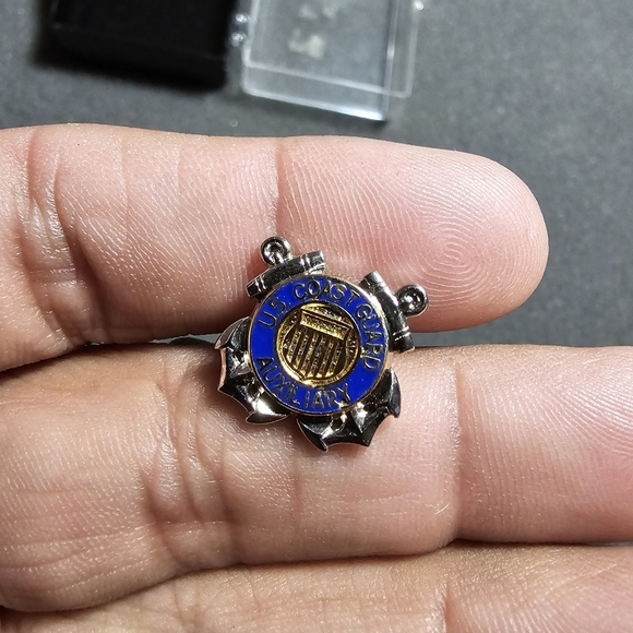 Coast Guard Auxillary Emblem Earings Metalic Silver Tone In Case New Without Tag - Picture 2 of 7